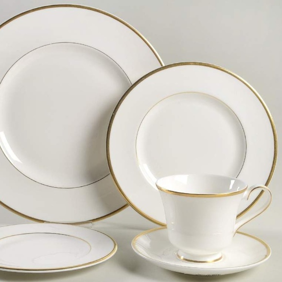 5 pc set, of Fine Bone China, Alice (classic) - Picture 1 of 4
